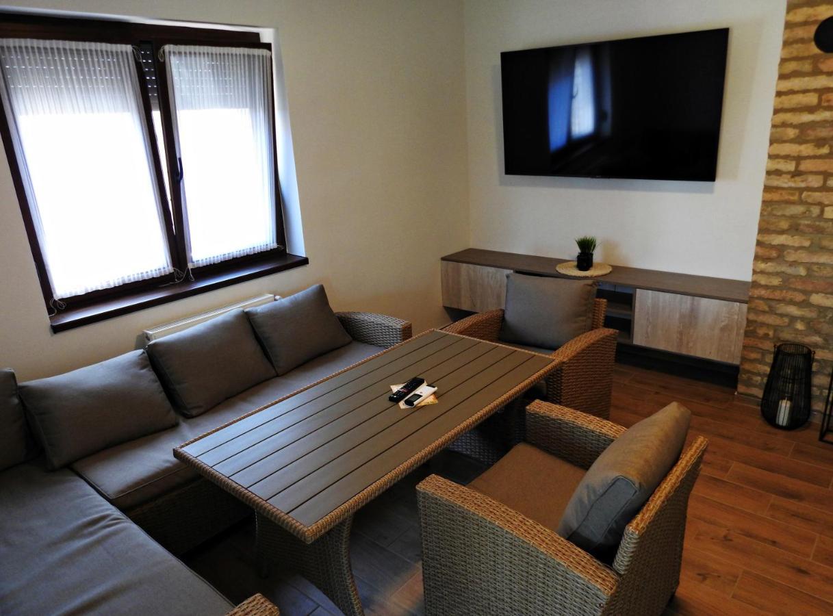 Kukorica Csarda Apartman 2 Balatonujlak ภายนอก รูปภาพ