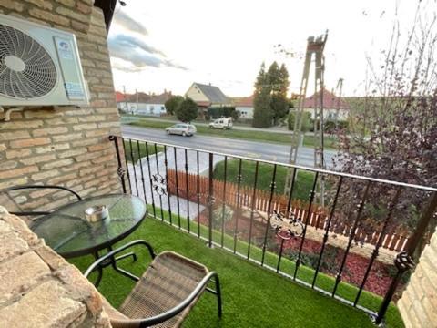 Kukorica Csarda Apartman 2 Balatonujlak ภายนอก รูปภาพ