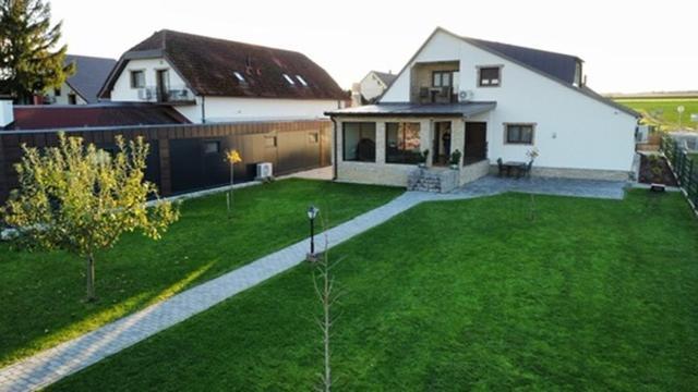 Kukorica Csarda Apartman 2 Balatonujlak ภายนอก รูปภาพ