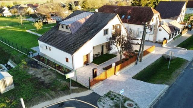 Kukorica Csarda Apartman 2 Balatonujlak ภายนอก รูปภาพ